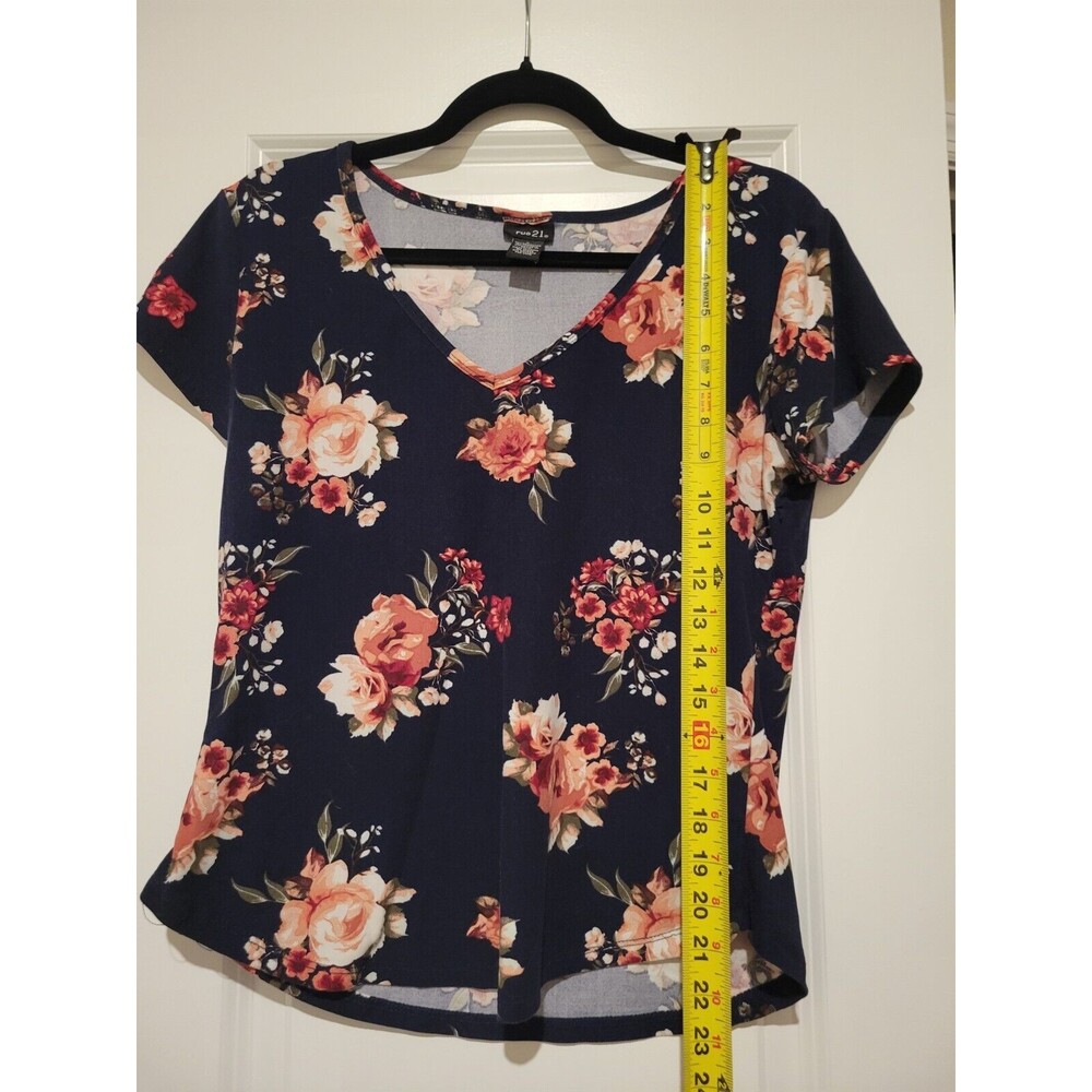 Rue 21 Navy with Flowers Floral Top Large Comfy Stretchy Short Sleeve